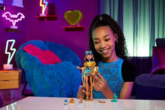 Boneca Monster High Cleo De Nile Com Pet Cobra Hissette E Ac